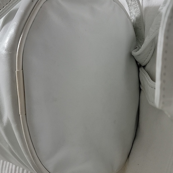 vintage white leather bucket bag  embellished with multicolor Stones Preloved - Picture 6 of 8